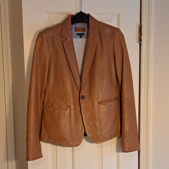 Massimo Dutti - Picture 1 of 4